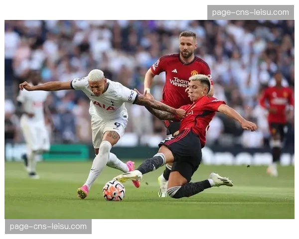 曼联后防核心利桑德罗·马丁内斯有望提前复出进行合练